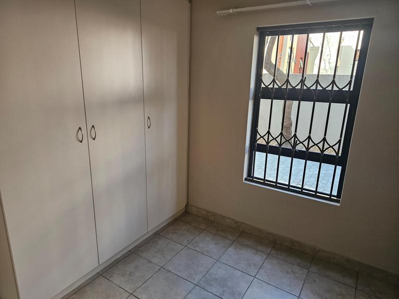 To Let 2 Bedroom Property for Rent in Burgundy Estate Western Cape